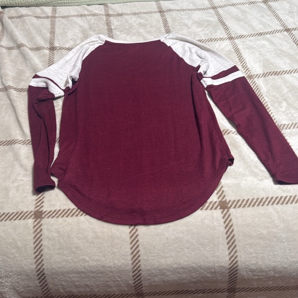 NWT Supercozy Tee Burgundy So from Kohls - Picture 2 of 5